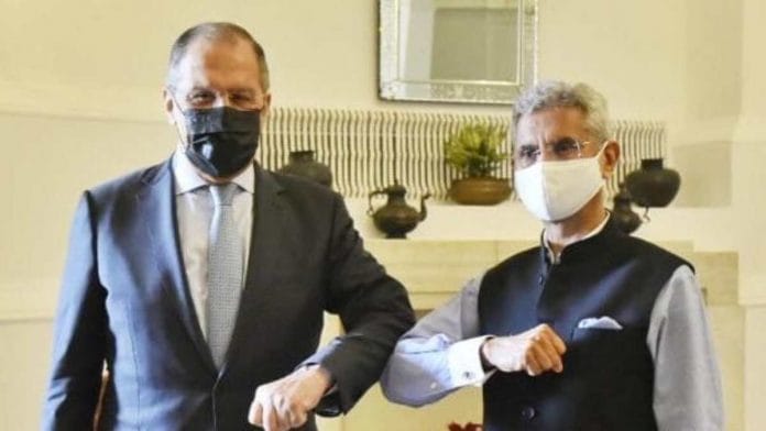 Russian Foreign Minister Sergei Lavrov and External Affairs Minister S. Jaishankar in New Delhi on 6 April 2021 | Twitter | @DrSJaishankar