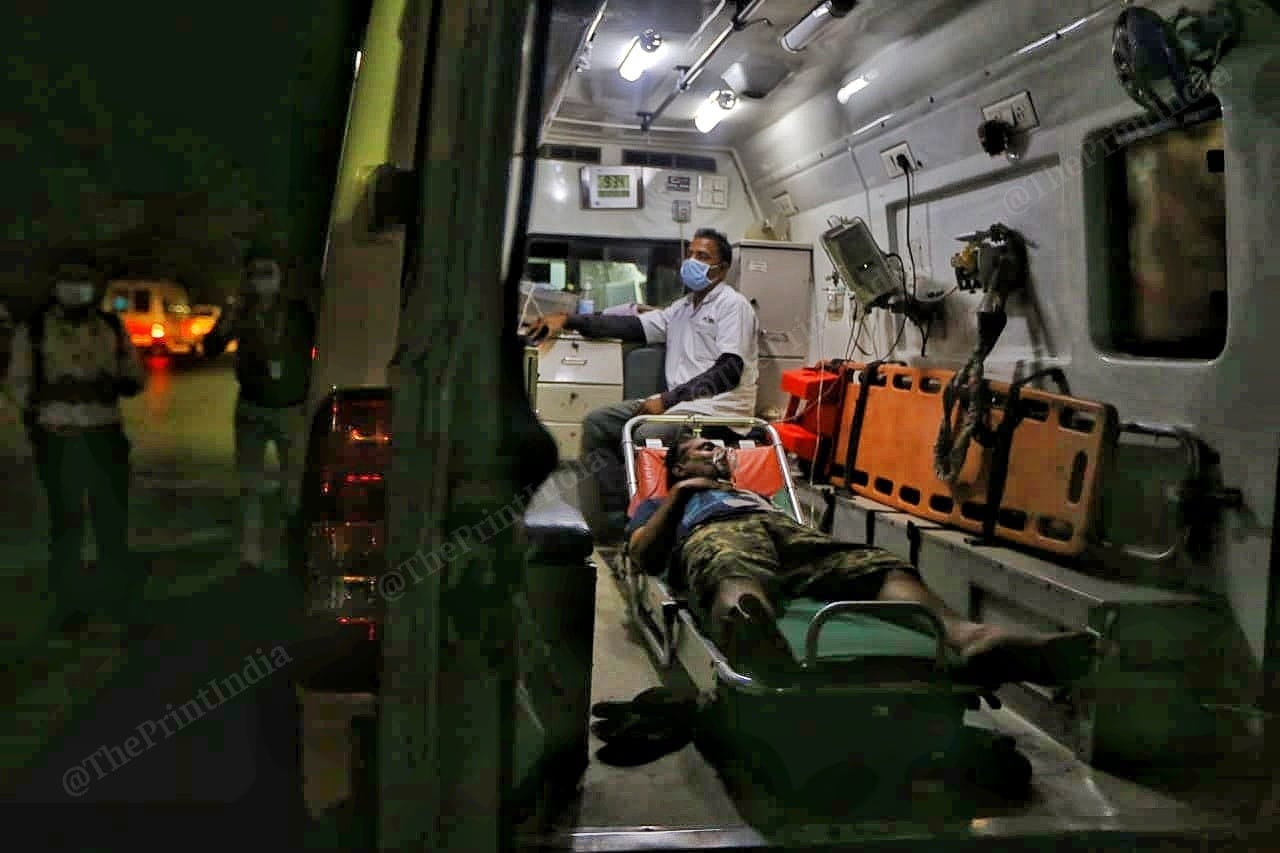 There were young people who were also taking oxygen | Photo: Praveen Jain | ThePrint