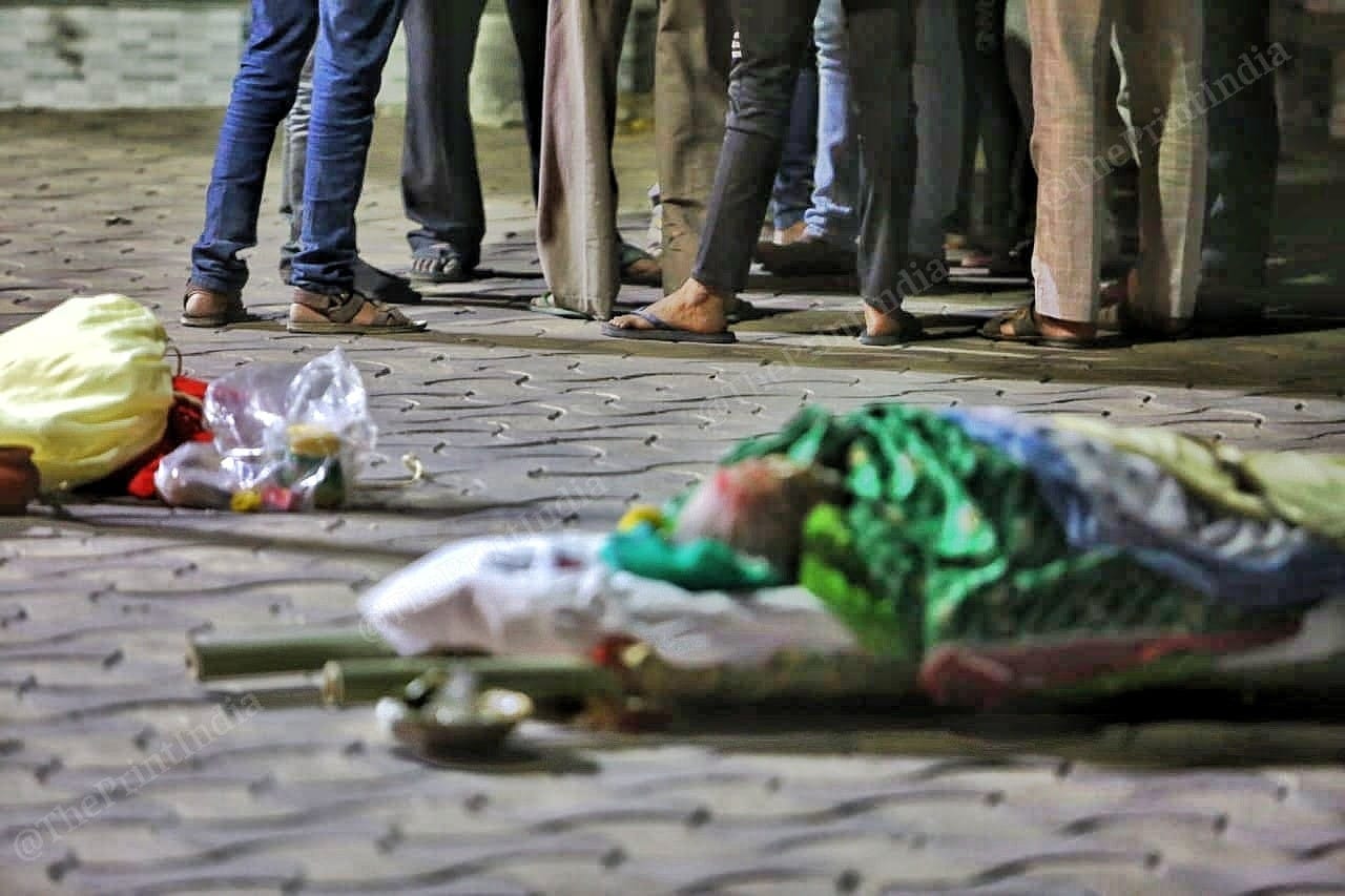 The wait continues, as day turns to night the dead wait for their turn at crematoriums in Ahmedabad | Photo: Praveen Jain | ThePrint