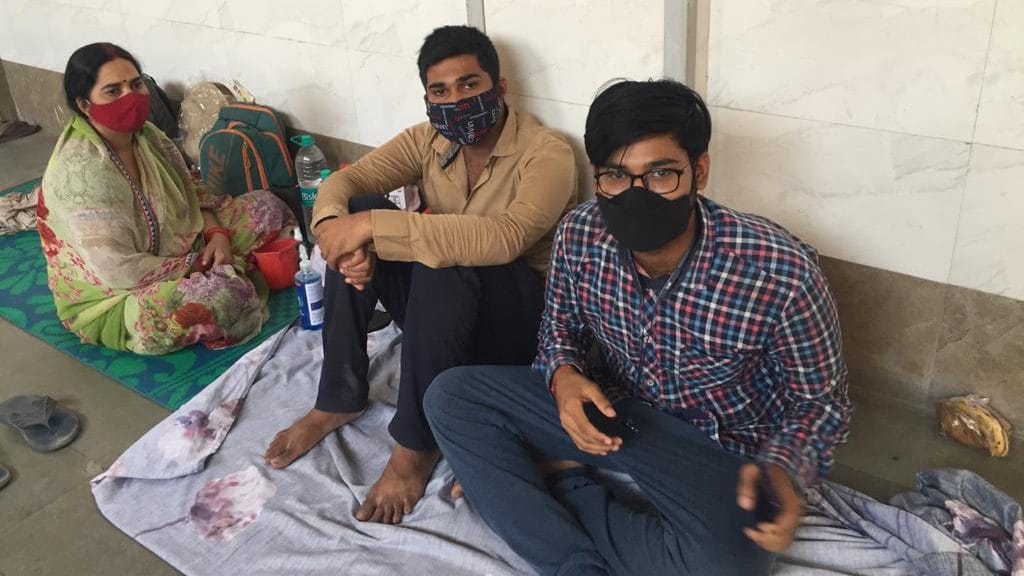 Pushpendra Dubey with his mother and younger brother | Photo: Moushumi Das Gupta