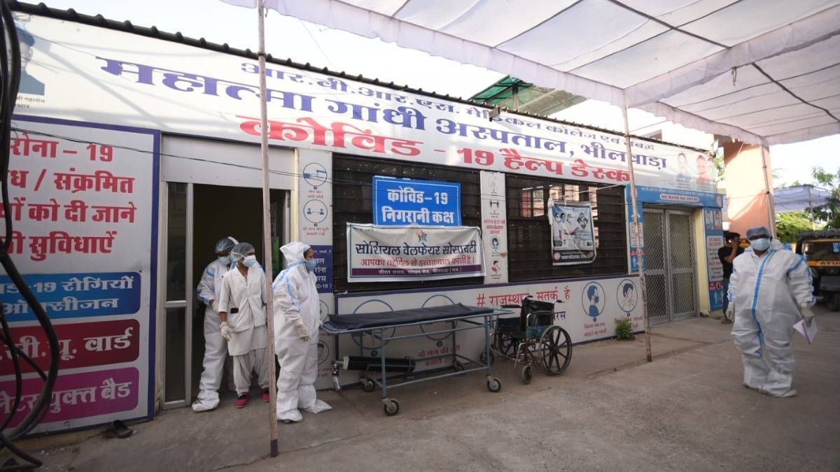 A transition room for Covid patients waiting for beds at MG hospital, Bhilwara | Rohit Jain Paras | ThePrint