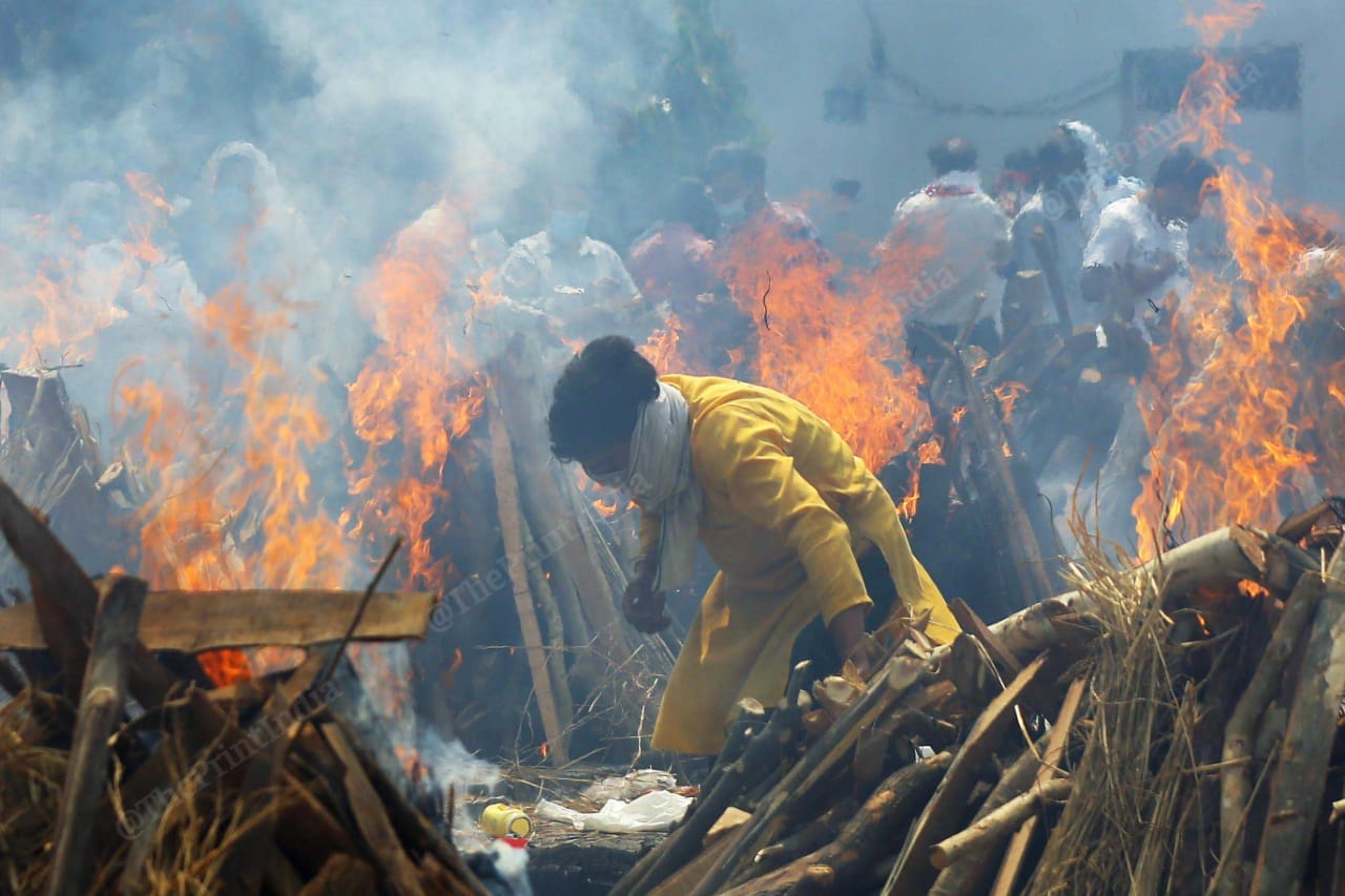 At the Ghazipur crematorium the bodies were used to make a queue. The crematorium was burning around 4-50 bodies everyday | Suraj Singh Bisht | ThePrint