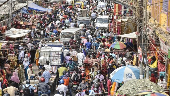 A crowded market in Patna after the Bihar government announced complete lockdown due to the Covid-19 pandemic, on 4 May 2021 | Photo: PTI