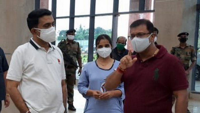 Goa CM Pramod Sawant (left) and Health Minister Vishwajit Rane | Photo: Twitter | @visrane