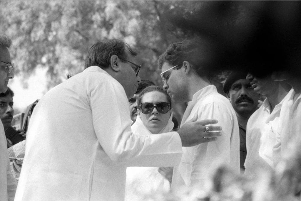Rahul Gandhi (right) and Sonia Gandhi (middle) await Rajiv Gandhi's remains after his assassination | Photo: Praveen Jain | ThePrint