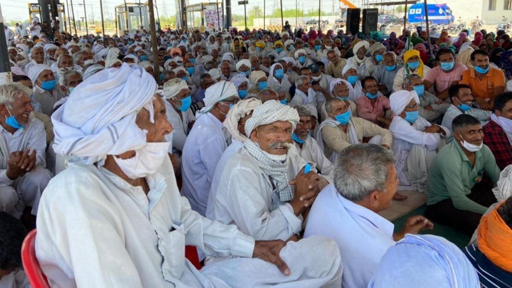 Farmers from Julana block and adjoining villages of Hisar protesting at Khatkar toll plaza | Photo: Reeti Agarwal | ThePrint