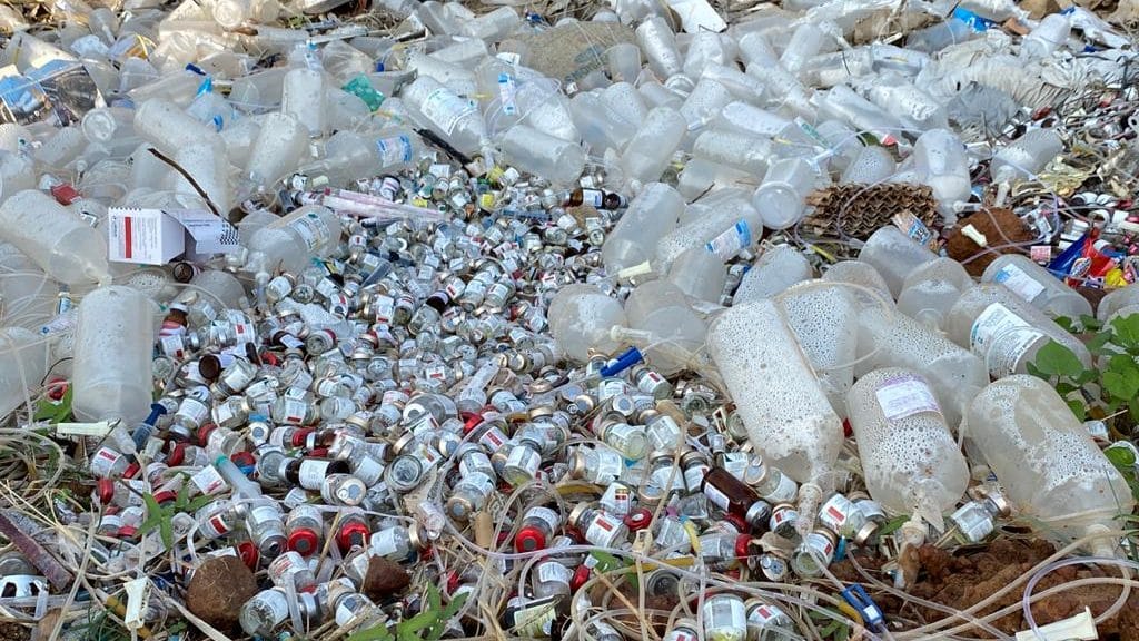 Pile of empty DNS bottles next to the ‘clinics’ | Photo: Nirmal Poddar/ThePrint
