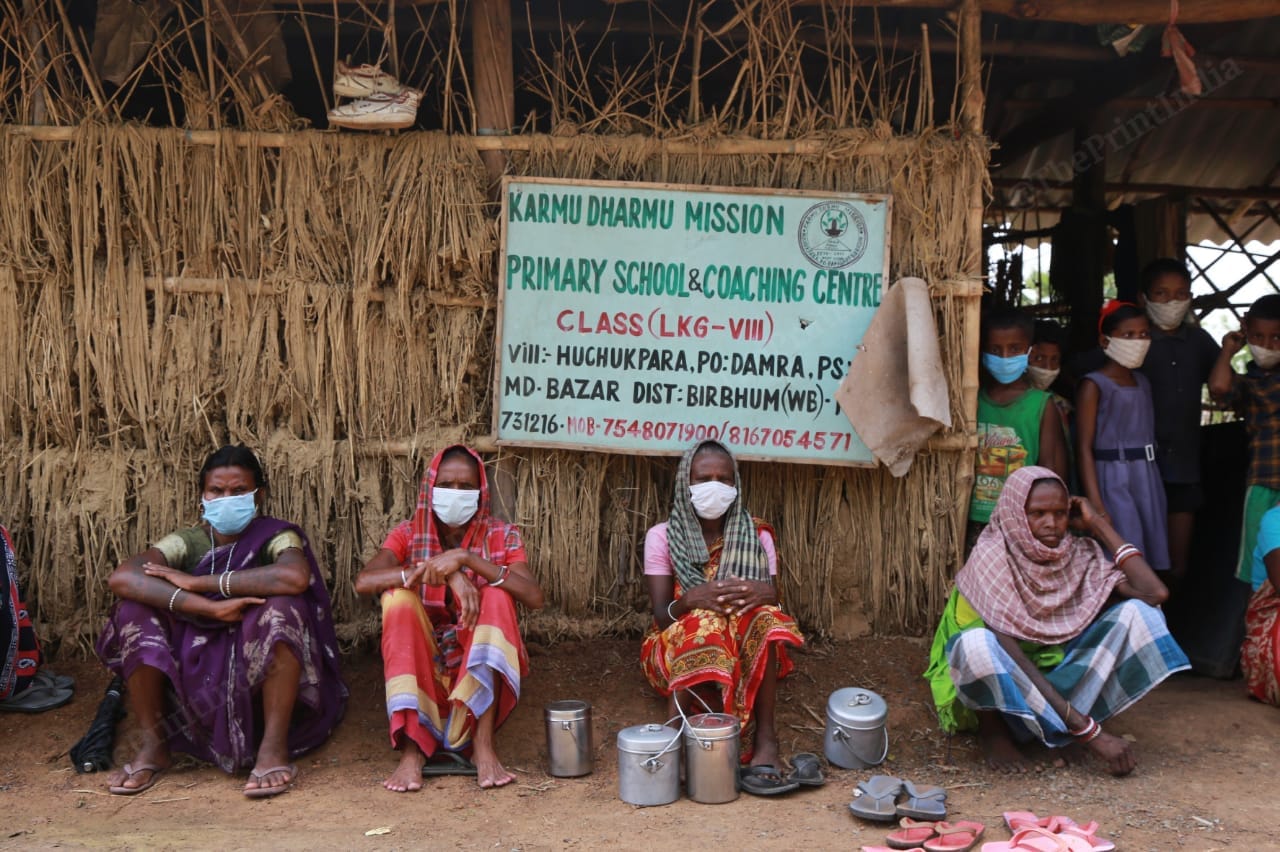 The hut is a school that is now being used as community kitchen | Photo: Manisha Mondal | ThePrint