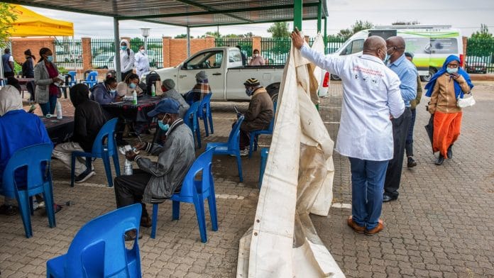 Elderly residents wait in line to register for the Covid-19 vaccination program outside the Bonang Community Health Centre, South Africa, on 30 April, 2021 | Photographer: Waldo Swieger | Bloomberg