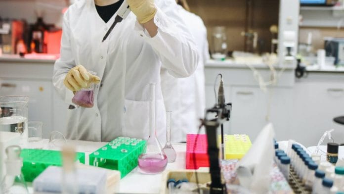 Representative image of a laboratory | Polina Tankilevitch | Pexels