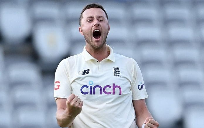 English bowler Ollie Robinson | Twitter/@englandcricket