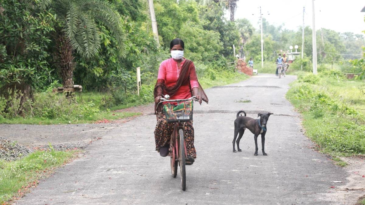 Churki cycles off in the morning to pick up her rented van | Manisha Mondal | ThePrint