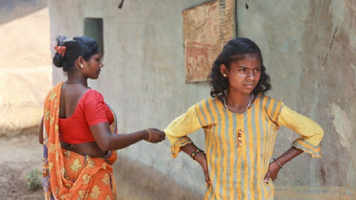 Sona Hansda and her daughter. No one in their family has been vaccinated | Manisha Mondal | ThePrint