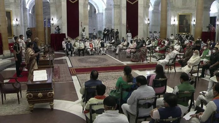President Kovind administers the oath of office to the new ministers in Modi government, at Rashtrapati Bhavan on 7 July 2021 | BJP | Twitter