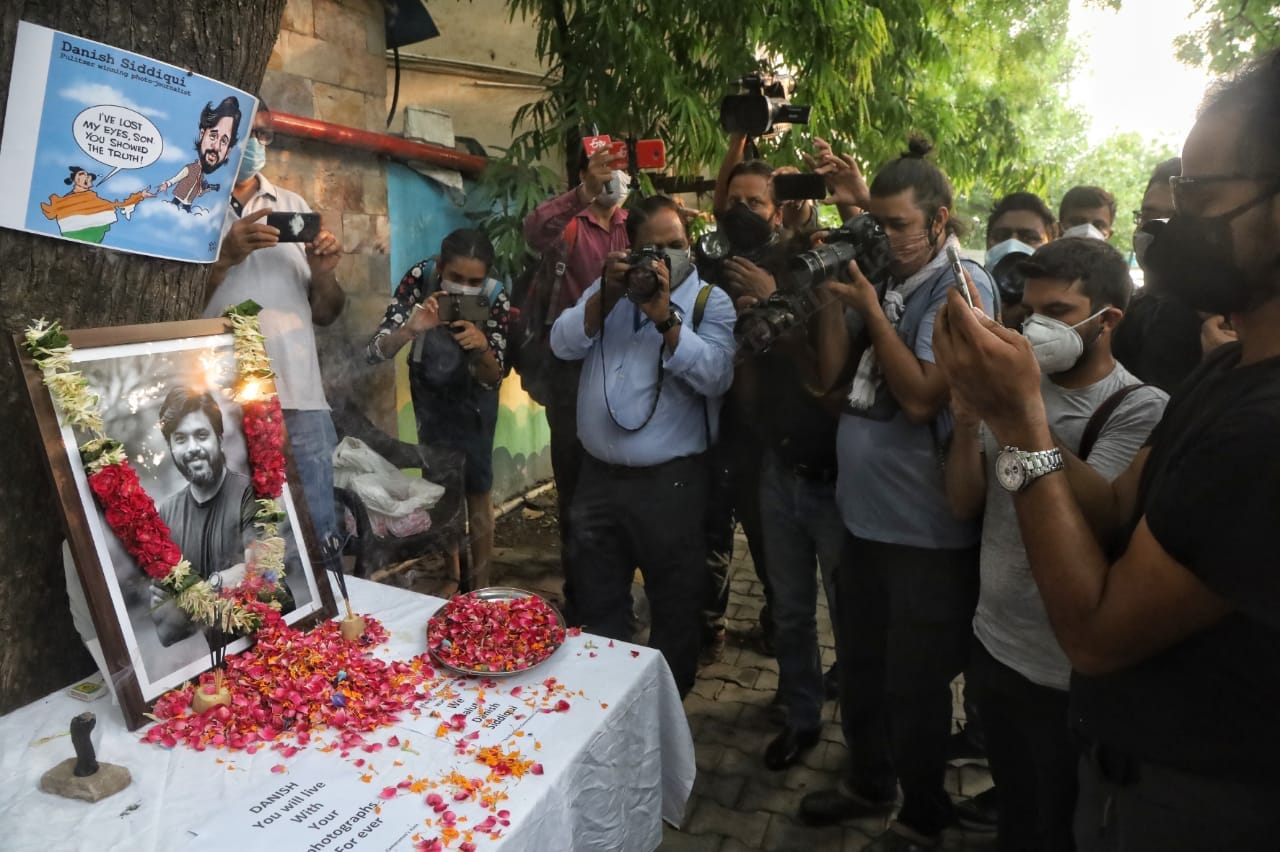 Photographers click picture of Danish's photo kept outside PCI | Manisha Mondal | ThePrint