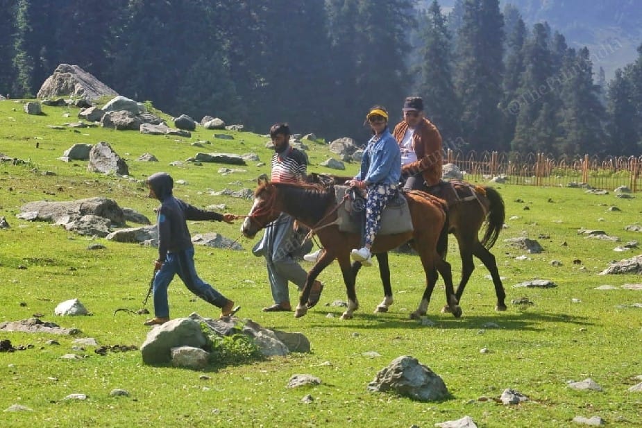 Tourists take horse rides at Sonmarg in Kashmir | Praveen Jain | ThePrint