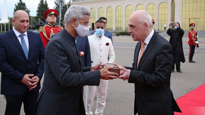 External Affairs Minister S. Jaishankar handing over a part of holy relics to Georgia's Vice PM David Zalkaliani on 9 July 2021 | Twitter | @DZalkaliani
