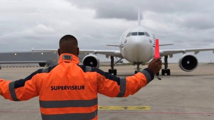 The first flight with French and foreign nationals landed in Paris on 17 August 2021