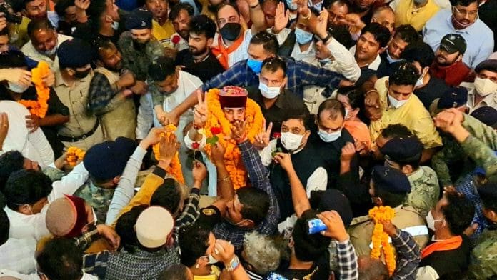 Union Minister Anurag Thakur at Peterhoff in Shimla during his Jan Ashirwad Yatra | Twitter/@airnewsalerts