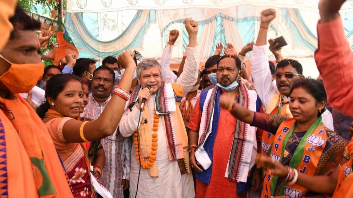 Railways Minister Ashwini Vaishnaw at Kalahandi in Odisha as part of the Jan Ashirwad Yatra | Twitter/@AshwiniVaishnaw