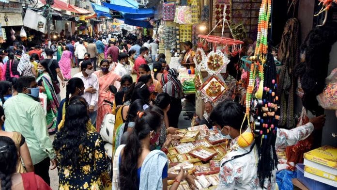 People throng a market in Hyderabad in August 2021 | ANI