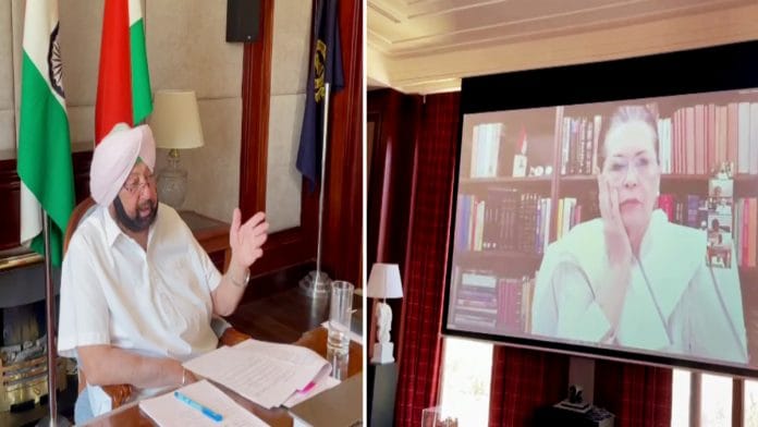 File image of Captain Amarinder Singh speaking to senior Congress leader Sonia Gandhi | Photo: ANI