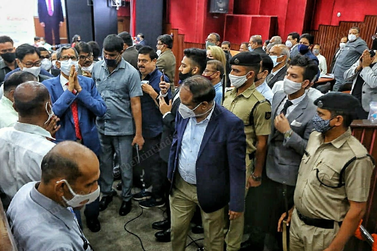 Chief justice of India N. V. Ramana being welcomed by members of Bar Council of India | Praveen Jain | ThePrint