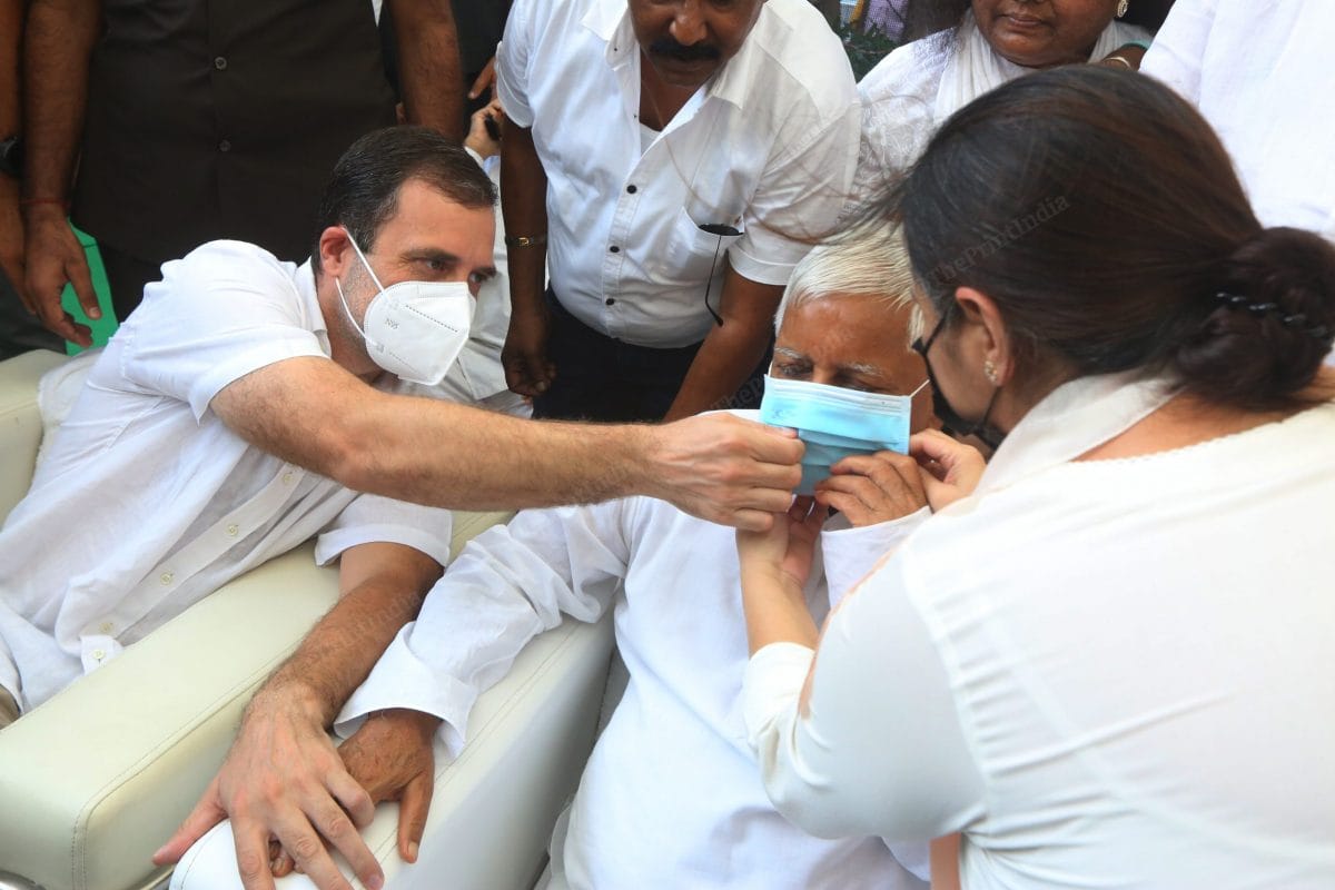 Finally Lalu Prasad Yadav agrees to wear the mask | Photo: Praveen Jain | ThePrint