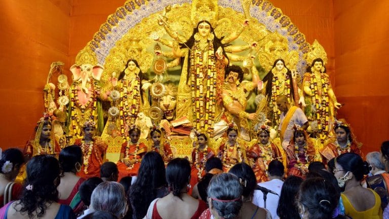 Dear VHP, spend one Durga Puja in Kolkata before giving Bengalis food diktats