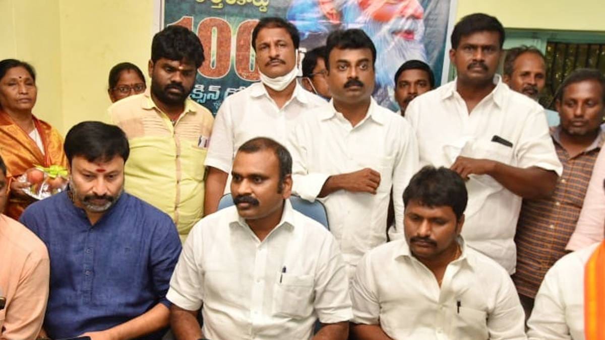 Minister of State for Fisheries, Animal Husbandry & Dairying, Information and Broadcasting, Dr. L. Murugan without a mask | PIB photo