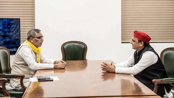 Suheldev Bharatiya Samaj Party chief Om Prakash Rajbhar meets Samajwadi Party president Akhilesh Yadav in Lucknow, on 20 October 2021 | PTI