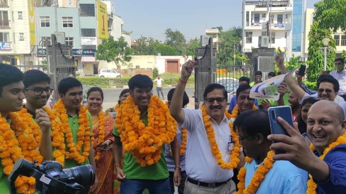 Mridul Agarwal achieves an incredible feat in IIT-JEE Advanced 2021| Twitter/@ALLENkota