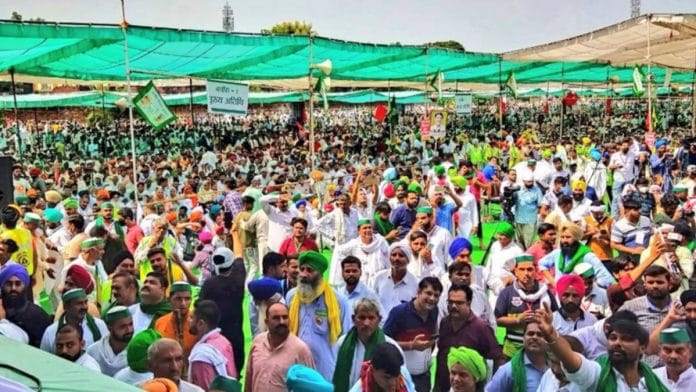 Farmers at the Muzaffarnagar mahapanchayat in September | Twitter/@_YogendraYadav