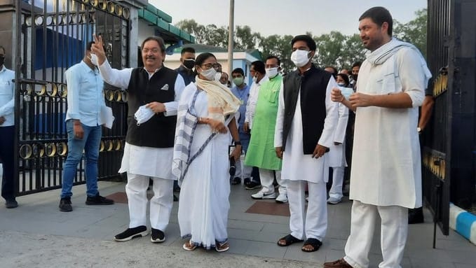 UP Congress leaders Rajeshpati Tripathi and Lalitpati Tripathi with Trinamool Congress chief Minister Mamata Banerjee in Siliguri, on 25 October 2021