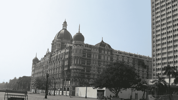 Taj Mahal Hotel cordoned off in the days following the November 2008 Mumbai attacks. Bhuttavi had helped prepare the militants involved in attacks | Commons
