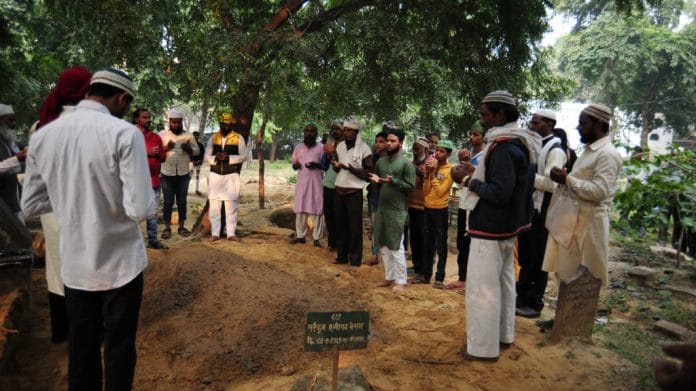 Relatives of Altaf Raja at his funeral Wednesday | Photo: Suraj Singh Bisht/ThePrint