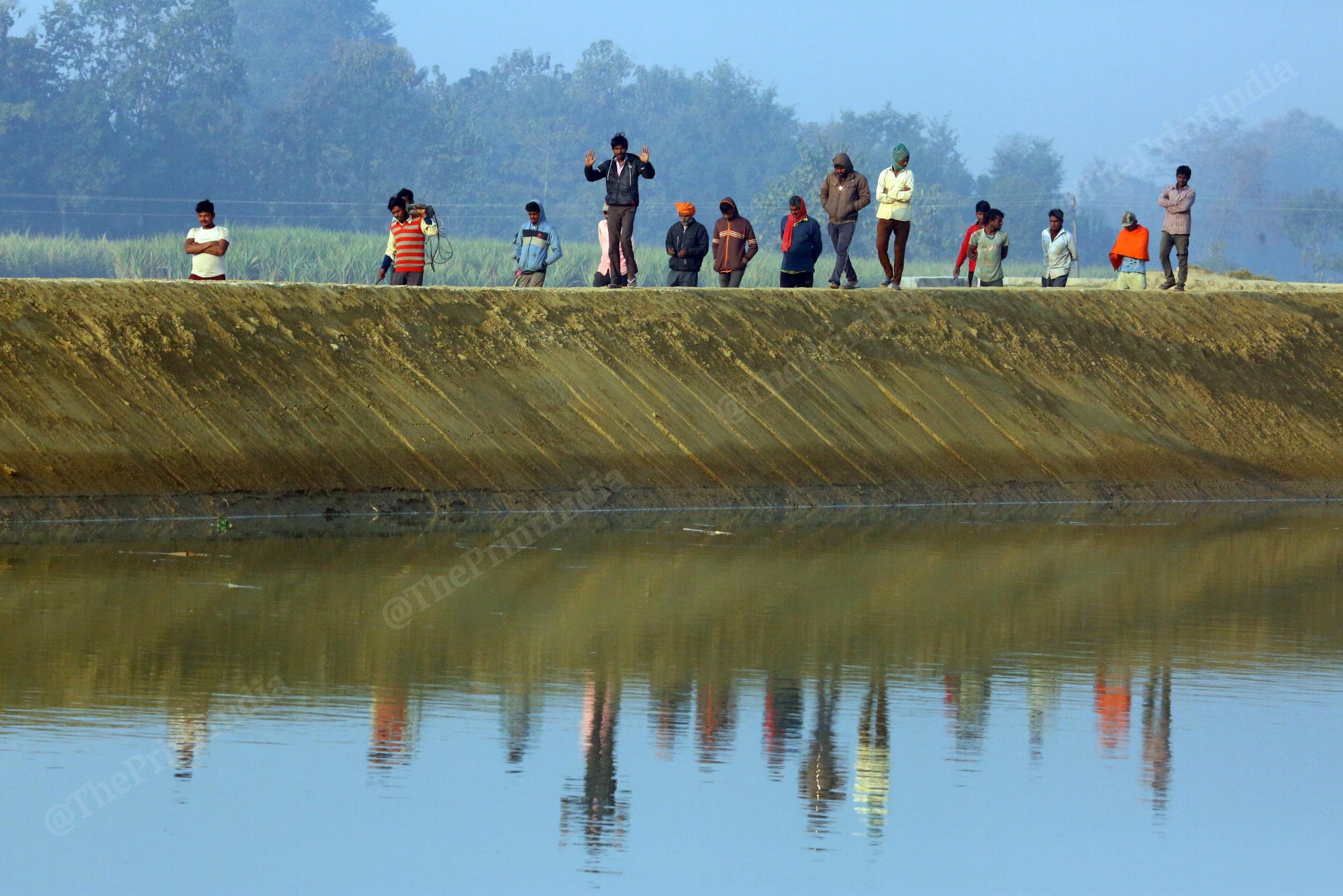 Construction workers going to their work in Bhabhar Nala at Saryu Nahar Pariyojna | Photo: Praveen Jain| ThePrint