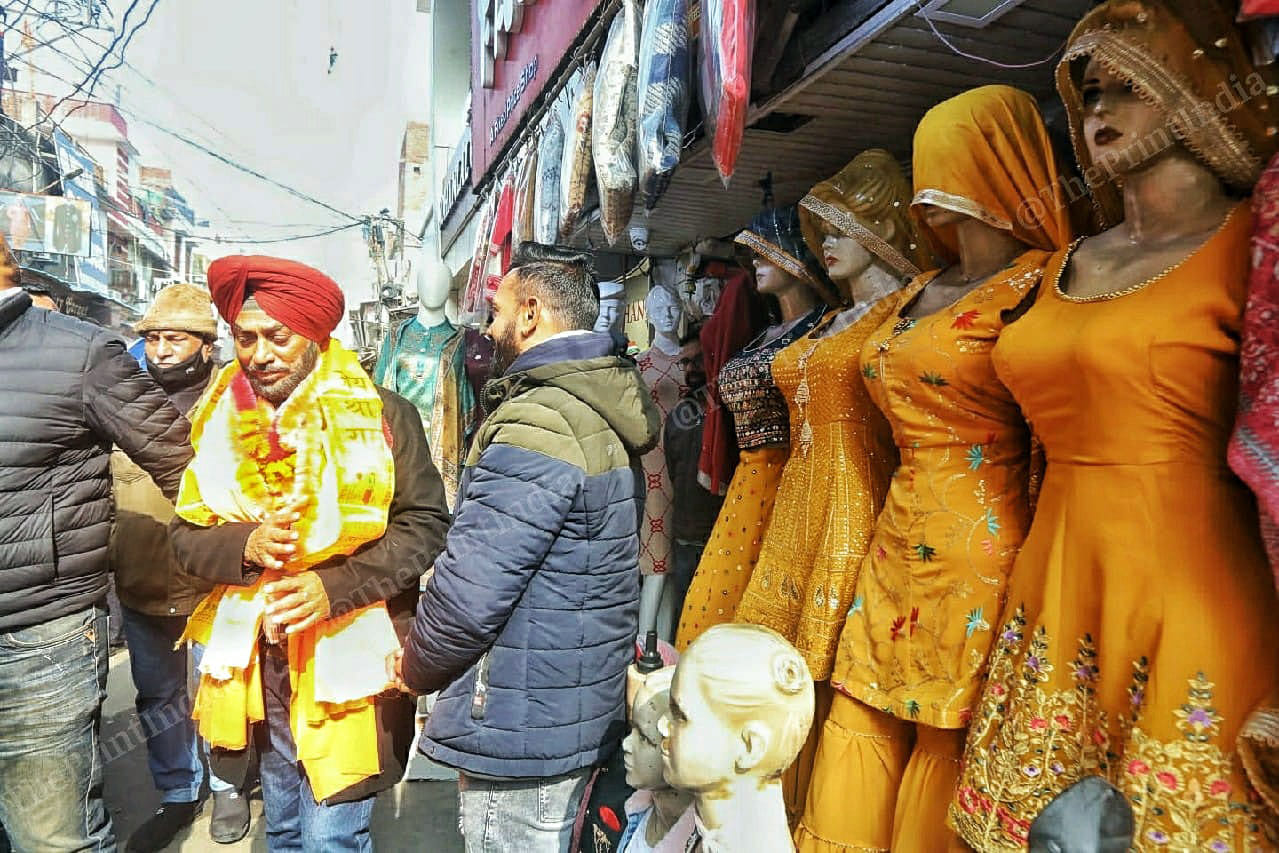 Surinder Sodhi Olympian AAM Party candidate campaigning at jalandhar market cantt area