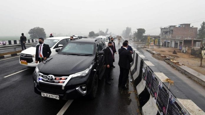 PM Narendra Modi's convoy was stuck on a flyover for 15-20 minutes near Hussainiwala in Ferozepur district Wednesday | ANI