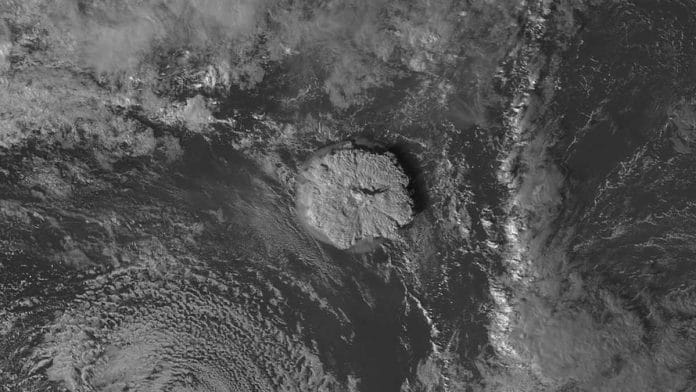 Satellite image of the volcanic eruption in Tonga, taken on 15 January | Photo: Wikimedia Commons