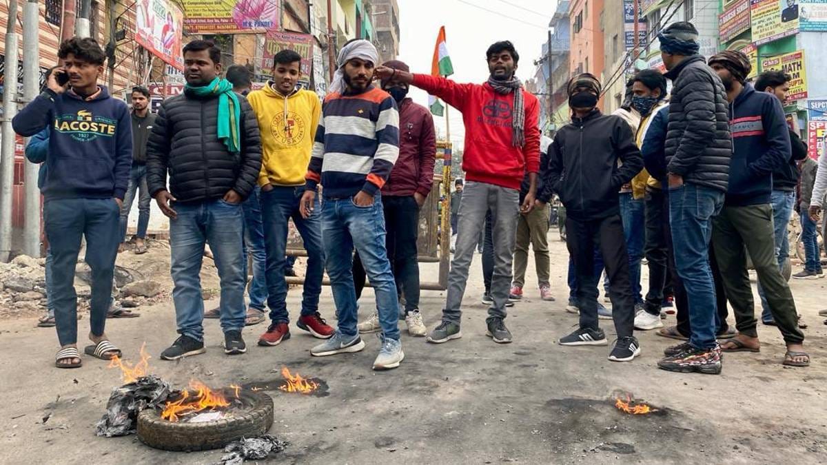 Job aspirants in Bihar protest against the 'flaws' and changes in the railways recruitment process. | Photo: Nirmal Poddar | ThePrint