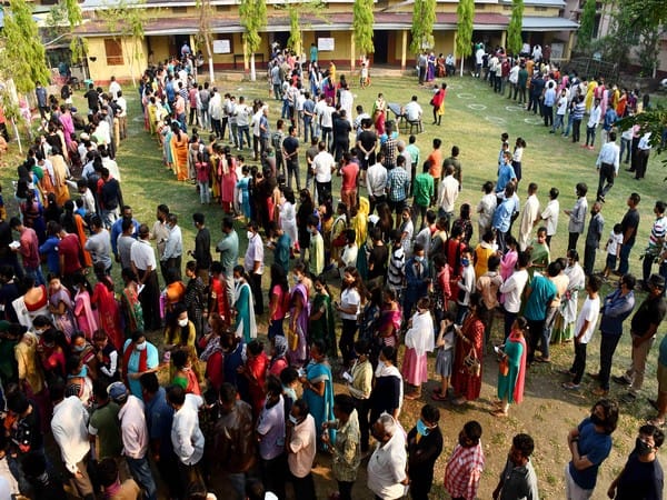 Samajwadi Party writes to EC demanding transfer of IG, Lucknow Range for forcing people to vote for her husband