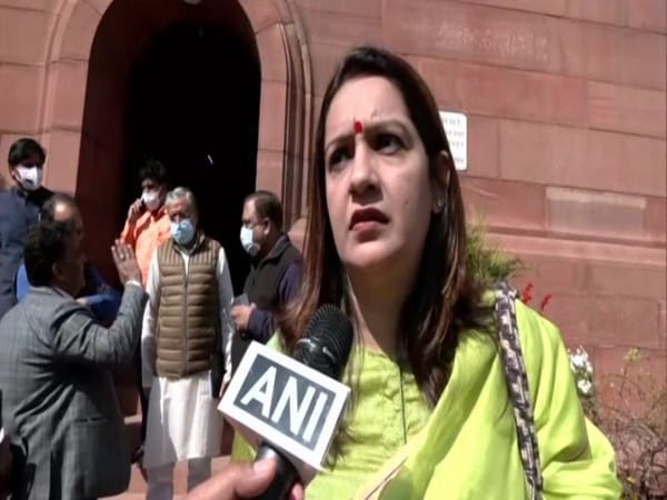 Seious blunders in JJ Act amendment, says Priyanka Chaturvedi