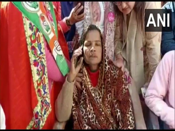 Unnao girl murder case: Priyanka Gandhi speaks to deceased's mother, says would fight for her