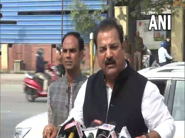 Congress says Rajasthan BJP MLAs had accepted laptops earlier, now returning iPhones 