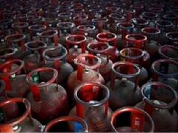 Diversion of domestic LPG gas cylinders for commercial use on the rise