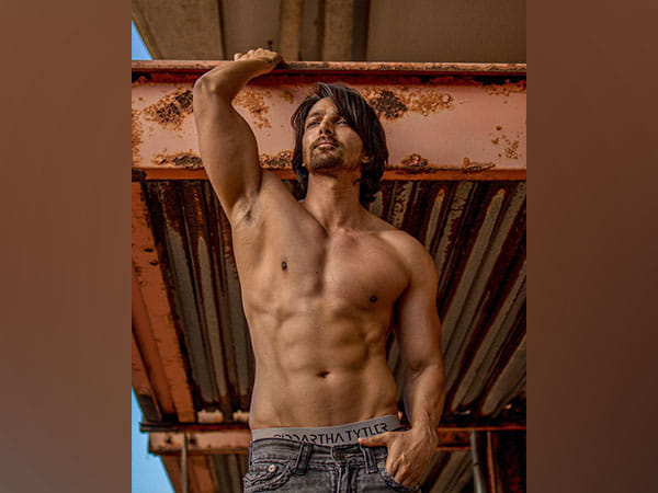 Harshvardhan Rane confirms sequel to his film 'Sanam Teri Kasam'
