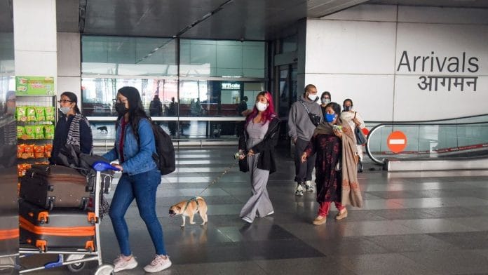 International passengers at the arrival section of Indira Gandhi International Airport in New Delhi, on 3 December 2021 | Representational image | ANI photo