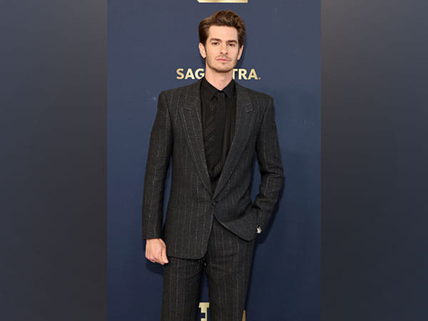 Andrew Garfield weighs in on Russia-Ukraine crisis at SAG Awards 2022