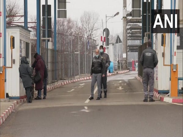 Finding it difficult to evacuate students stuck at Ukraine-Polish border, says Indian official 